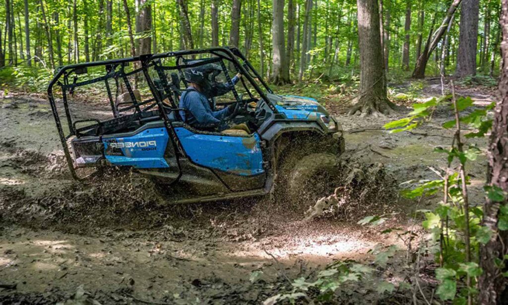 Honda Side-by-Side 4-Seater Pioneer 1000-5 Leading the Off-Road Adventure 2