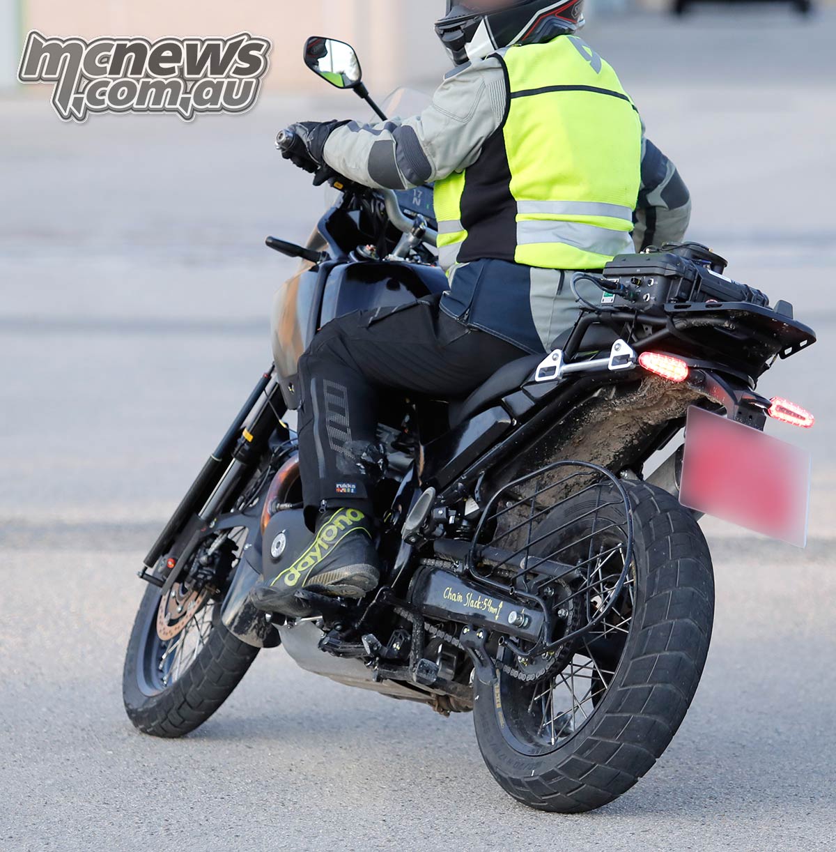 Royal-Enfield-Himalayan-650-SpyShots-Baldauf 1