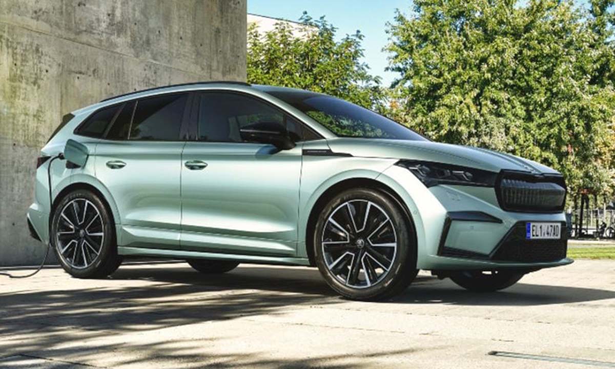 Skoda Enyaq A Stylish Electric SUV Revolutionizing the Roads in 2025 (2)