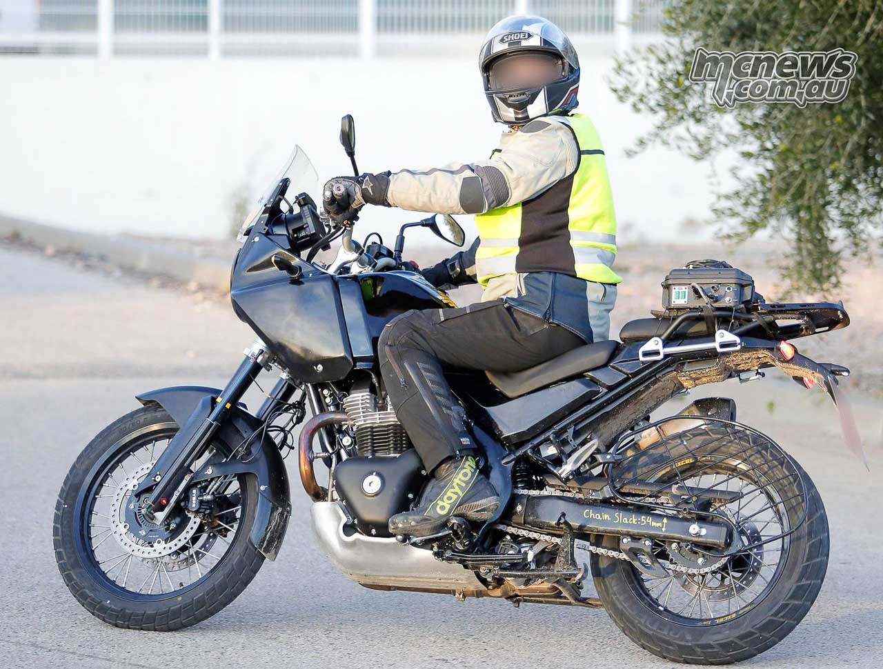 royal-enfield-650-himalayan-new-spied-launch 2