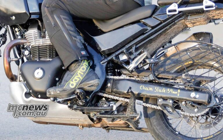 royal-enfield-650-himalayan-new-spied-launch-4